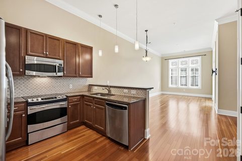 2810 Selwyn Avenue active condo in Tranquil Court, Charlotte, NC