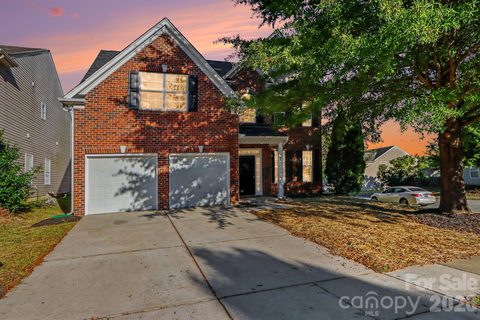 4059 Houldsworth Drive active home in Coventry, Charlotte, NC