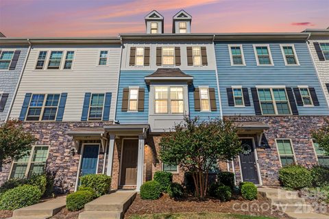 1219 Whitby Moore Street active townhome in Hadley At Arrowood Station, Charlotte, NC