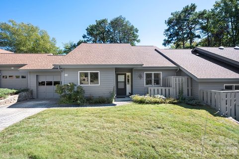 15a Windflower Court active townhome in Hawthorne, Asheville, NC