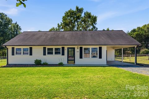 2200 Salisbury Highway active home in Beaver Farm, Statesville, NC