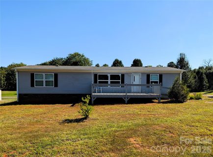 3610 Cameo Lane pending home in Burkeshire Estates, Lenoir, NC