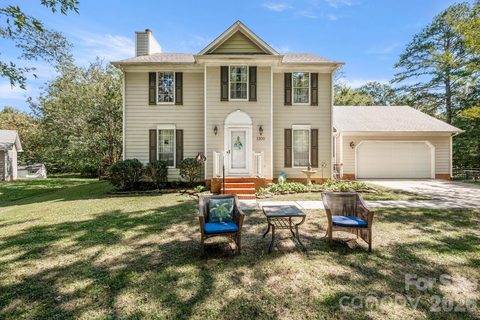 1300 Sugar Hollow Drive active home in Northwoods, Charlotte, NC