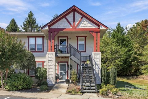 1406 Deermouse Way active condo in Wolfpen, Hendersonville, NC