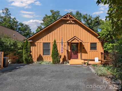 5 Chalet Court active townhome in Lake Adger, Mill Spring, NC