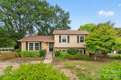 3130 Rea Road active home in Olde Providence, Charlotte, NC