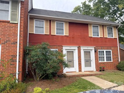 1300 Larchmont Place active condo in Wiltshire Village, Salisbury, NC