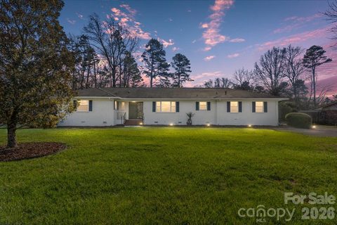 6700 Terry Drive active home in Grove Park, Charlotte, NC