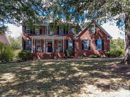 8120 Glamorgan Lane active home in Shannamara, Matthews, NC