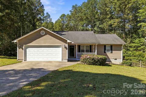 127 Chestnut Lane pending home in Chestnut Ridge, Hendersonville, NC