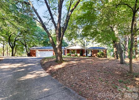 4301 Red Berry Court pending home in Rolling Acres, Charlotte, NC