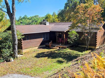 105 Poplar Ridge Lane active home in The Reserve, Burnsville, NC