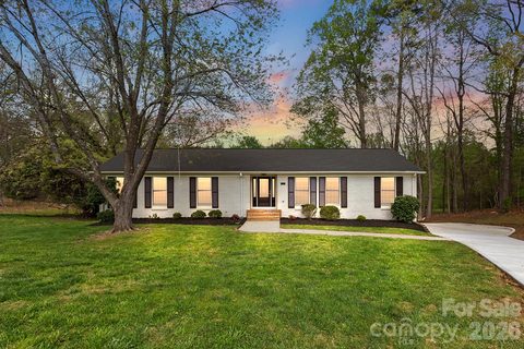 Homes in Heritage Woods, Charlotte