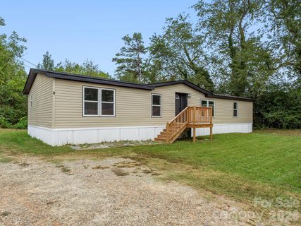 8 Teal Lane pending home in Solomon Luther Land, Candler, NC