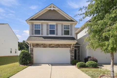 447 Tayberry Lane pending townhome in Pikeview Place, Fort Mill, SC