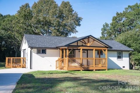 1733 Rhyne Carter Road active home in Rhyneland Park, Gastonia, NC