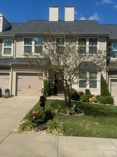 9506 Birkwood Court active townhome in Berewick, Charlotte, NC