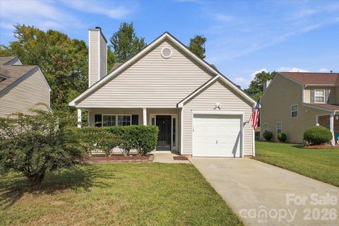 7812 Montbrook Drive pending home in Hidden Creek, Charlotte, NC