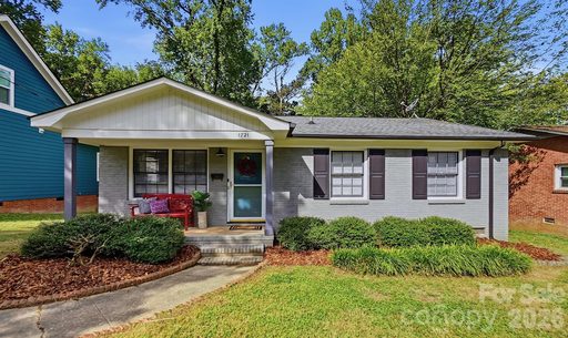 1721 Dallas Avenue active home in Oakhurst, Charlotte, NC