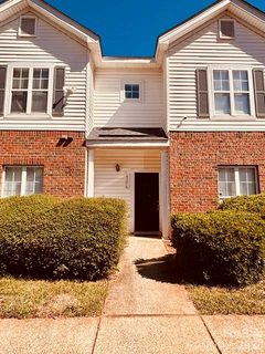 6376 Mallard View Lane active townhome in Mallard Square, Charlotte, NC