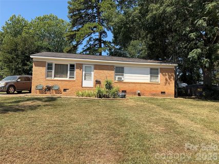 679 Winston Drive active home in Spring Valley, Gastonia, NC