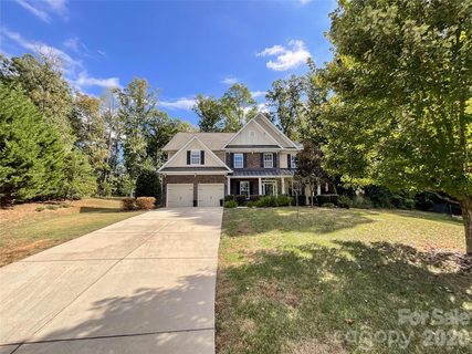 7527 Snowbird Court active home in Red Oak Estates, Mint Hill, NC
