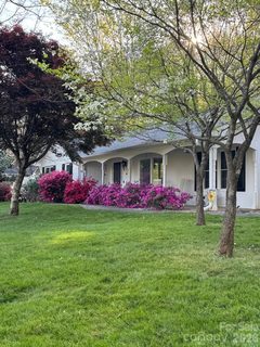 109 Yardley Court active home in Crooked Creek, Hendersonville, NC
