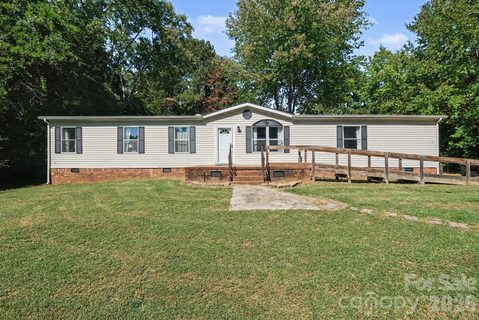 4833 Maralane Trail active home in Bridgeport, Denver, NC