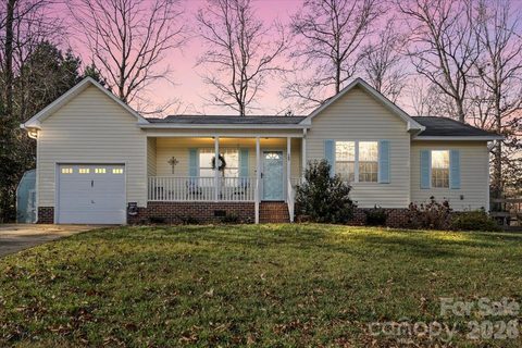 169 Meadow Glen Drive active home in Meadow Glen, Troutman, NC
