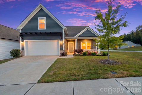 3038 Pinehills Way active home in Arbordale, Mount Holly, NC