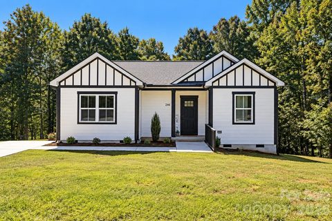 1346 39th Street Circle active home in Western Ridge, Hickory, NC