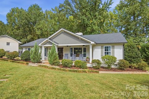 4315 Emory Lane active home in Cotswold, Charlotte, NC