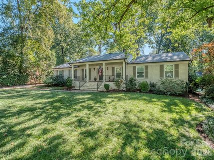 6129 Page Court active home in Lansdowne, Charlotte, NC