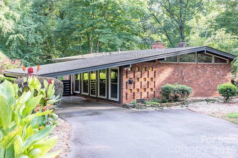 2216 Shadyview Drive pending home in Montclaire, Charlotte, NC