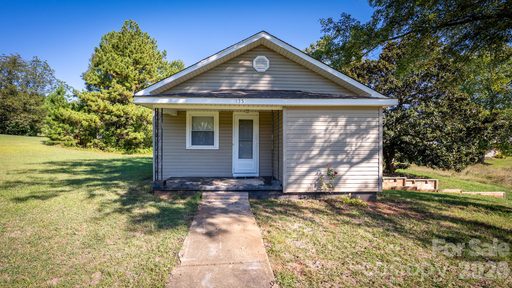 135 Vinson Road active home in Loyd Acres, Statesville, NC