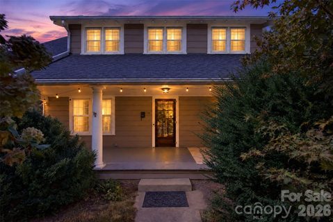 17 Darcy Lane active home in Edgewood Place, Asheville, NC