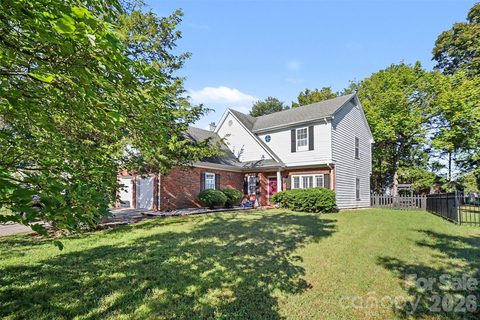 11410 Hunters Landing Drive active home in The Crossings, Charlotte, NC
