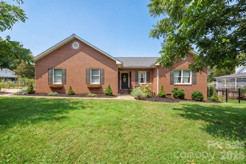 107 Powe Street active home in Morganton, Morganton, NC