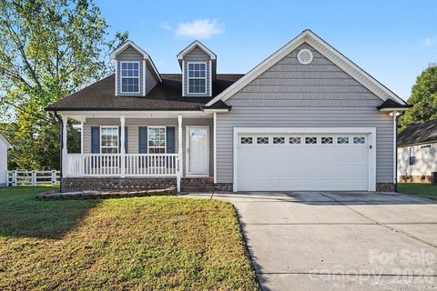 5220 Hildreth Court active home in St Andrews, Concord, NC