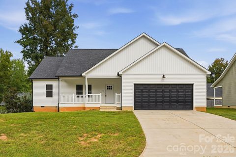 7659 Sarah Drive active home in Lakehaven Estates, Denver, NC