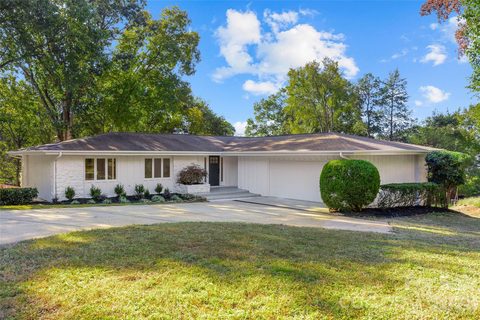 7111 Hopeton Road active home in Quail Hollow Estates, Charlotte, NC