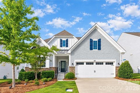 16815 Lookout Landing Lane active home in The Palisades, Charlotte, NC