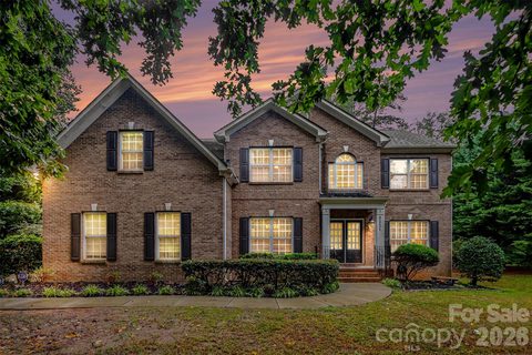 5221 Turkey Oak Drive active home in Fairington Oaks, Mint Hill, NC