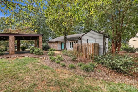 105 N Bermuda Run Drive pending home in Bermuda Run, Advance, NC