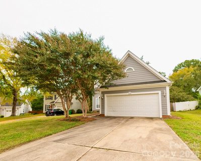 13836 Poppleton Court active home in Yorkshire, Charlotte, NC
