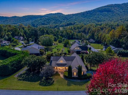 215 N Crab Meadow Drive pending home in Crab Creek Valley, Hendersonville, NC