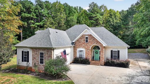 122 Maple View Drive active home in Wildlife Bay, Troutman, NC