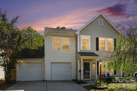 15705 Lakepoint Forest Drive active home in Waterlyn, Charlotte, NC