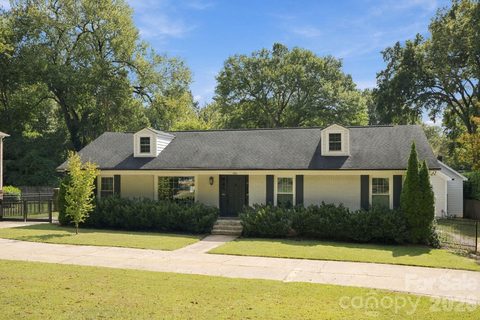 1901 Runnymede Lane active home in Barclay Downs, Charlotte, NC
