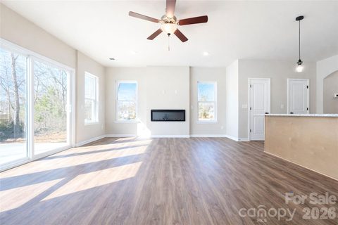 3107 Aberleaf Lane pending townhome in Abershire, Charlotte, NC